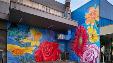 In Bloom by Liv McCarten, Metro West, 18 Albert St Footscray, StreetWORKS partnership with Victorian State Government, 2023.